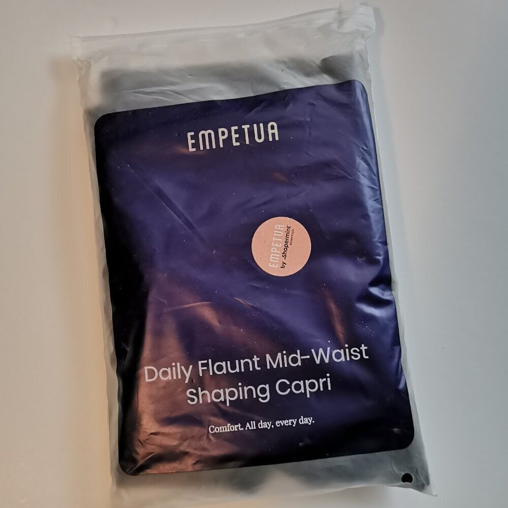 Empetua Daily Flaunt Mid Waist Shaping Capri Size XL Black NEW With Tags NWT